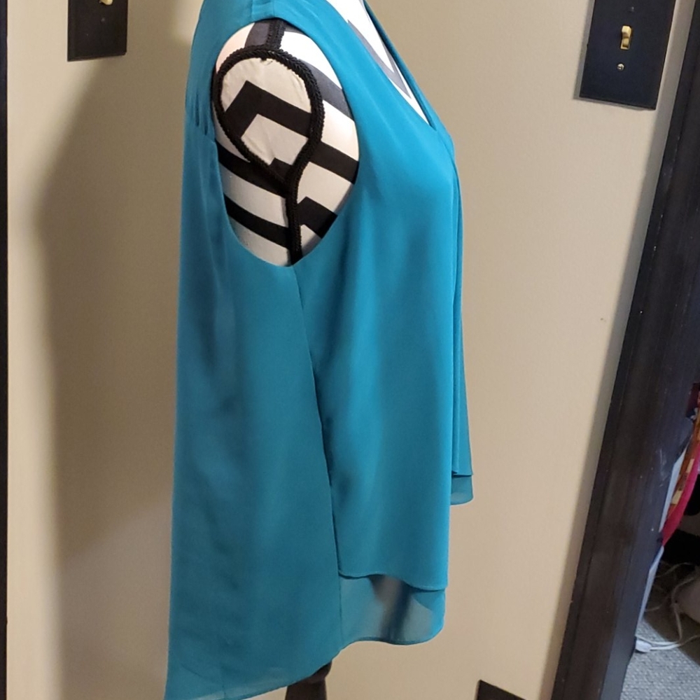 Top - Picture 3 of 4